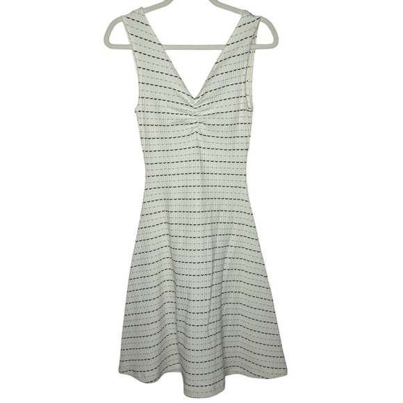 Chinti & Parker Knit Dotted V-Neck Sleeveless A-Line Dress - Picture 1 of 11